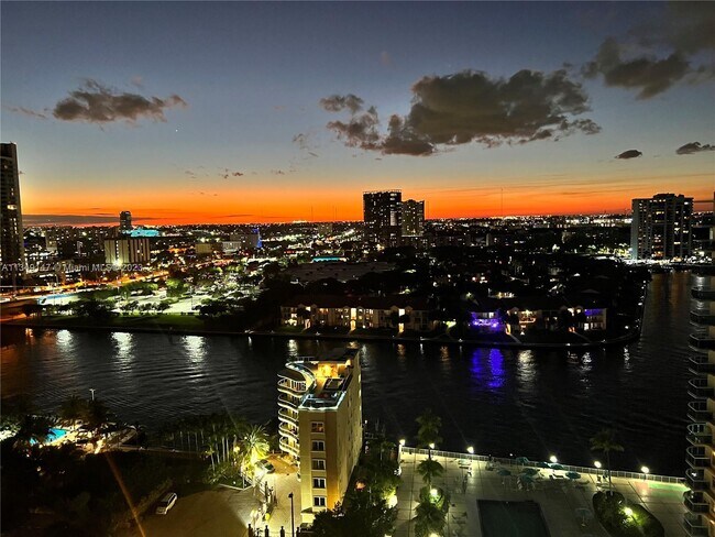 Foto del edificio - 3800 S Ocean Dr
