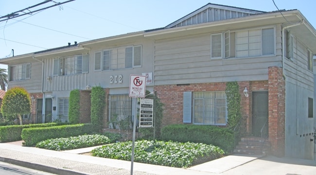 Building Photo - 212 W Plymouth St