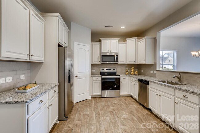 Foto del edificio - 126 Canada Dr