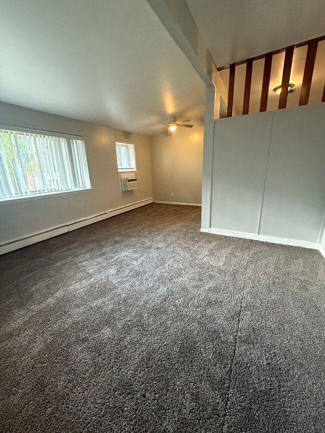 Building Photo - For Rent in Detroit