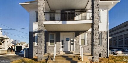Building Photo - 300 W Chesapeake Ave