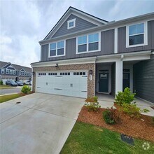 Building Photo - 233 Salt Lk Ln