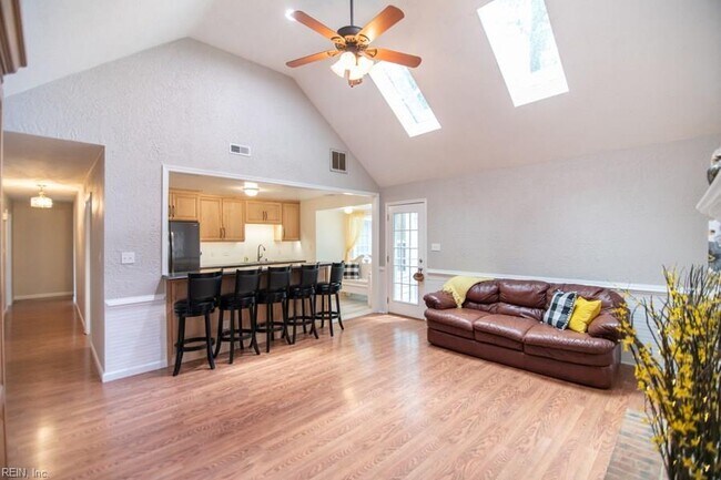 Building Photo - 1414 Plantation Lakes Cir