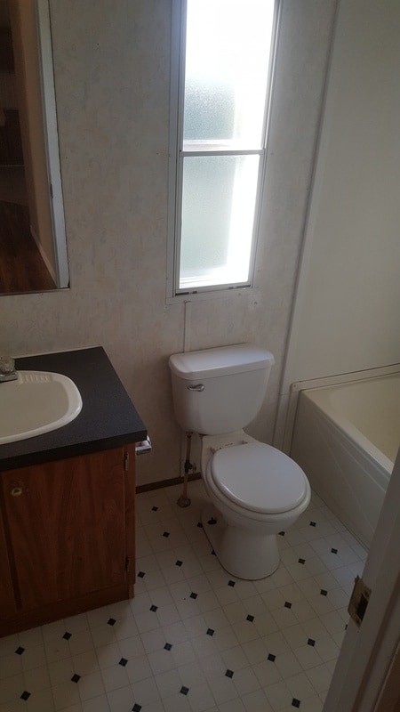 Building Photo - 2596 1st Ave NW