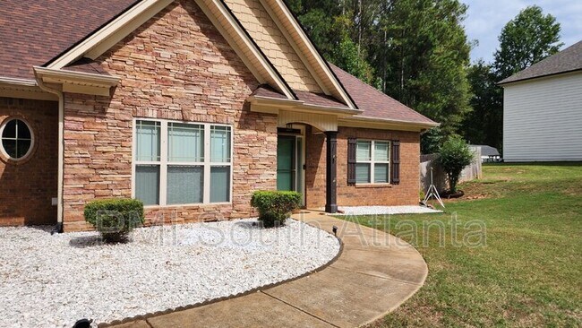 Foto del edificio - 37 Martins Pond Rd