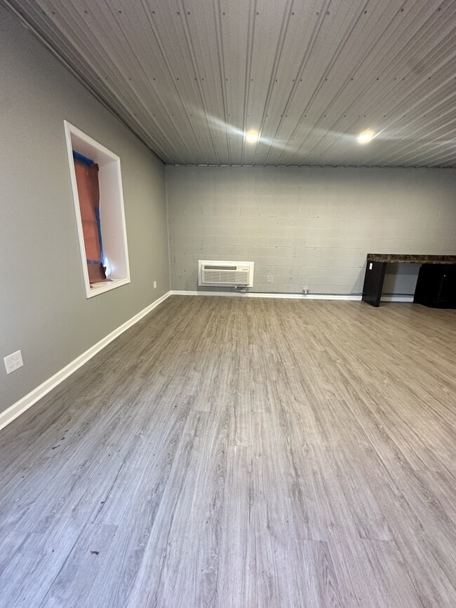 Building Photo - 115 Means Ave