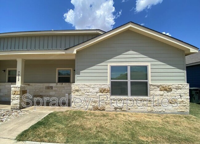 Foto del edificio - 7012 Cameron Park Rd