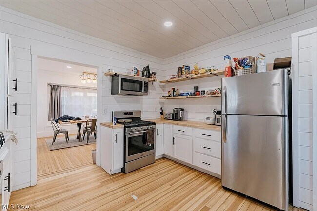 Foto del edificio - 1507 E 108th St