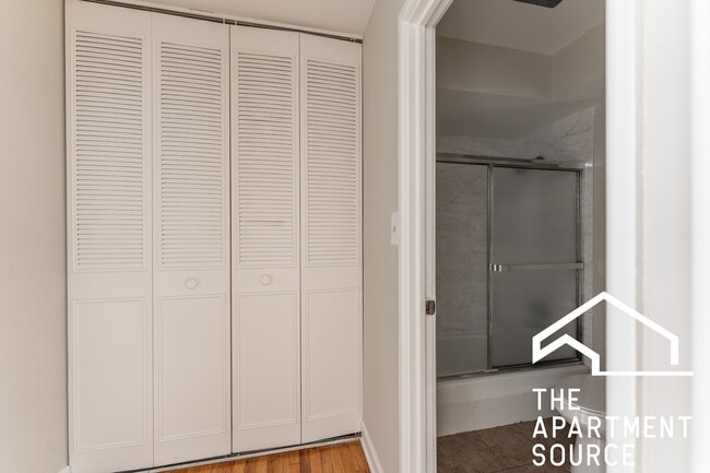 Foto del edificio - 5909 N Kenmore Ave