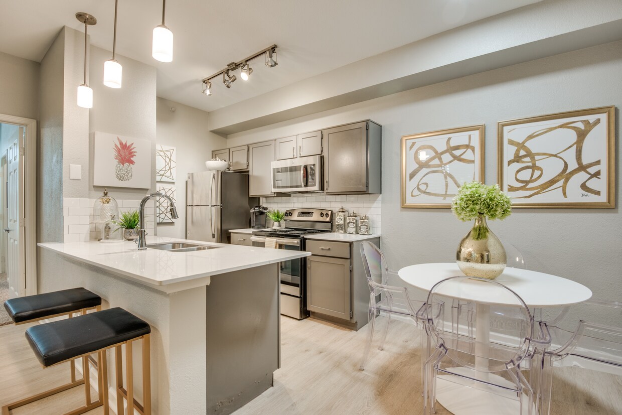 Sophia+Loren Apartments in Dallas, TX