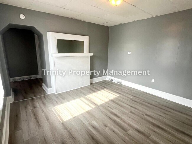 Building Photo - 134 Hartland Ave