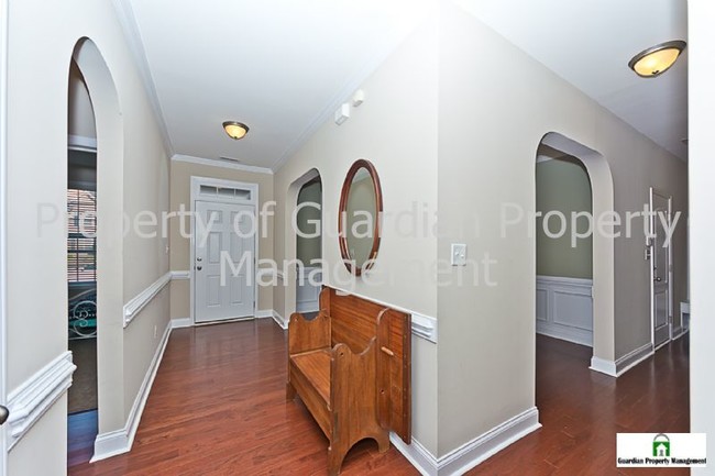 Building Photo - 3020 Eagle Crest Ln