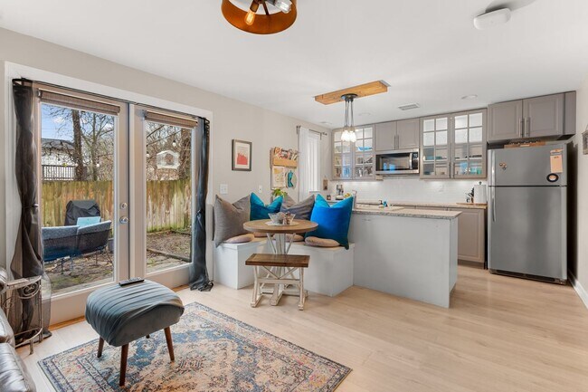 Photo - Awesome East Nashville Stone Cottage in gr... House