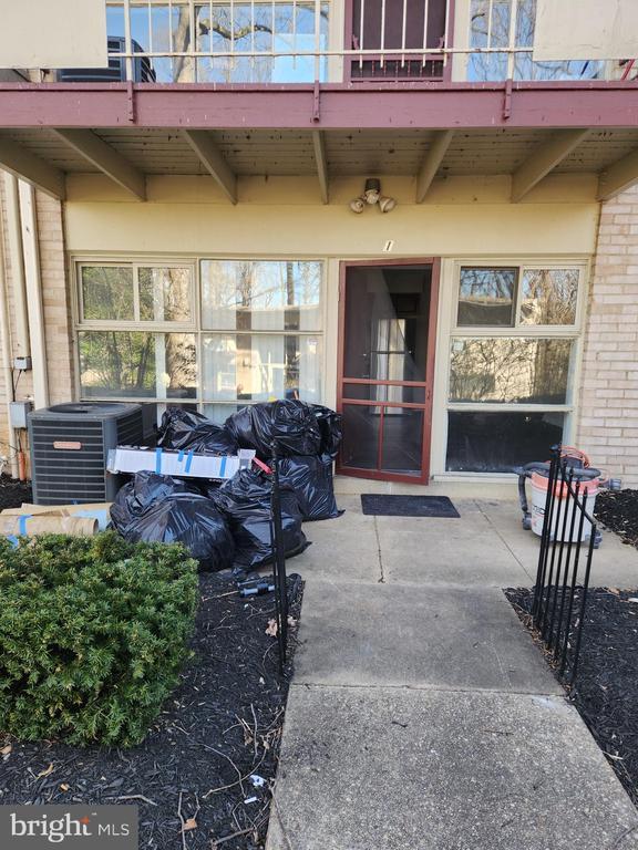 Foto del edificio - 4367A Americana Dr