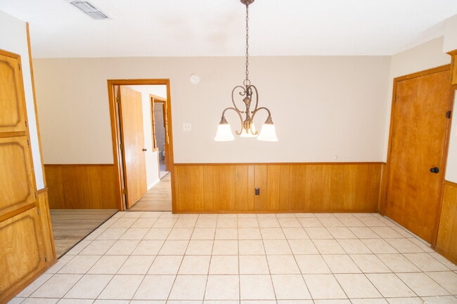 Building Photo - 3/2/2 on Cul de Sac South Lubbock.