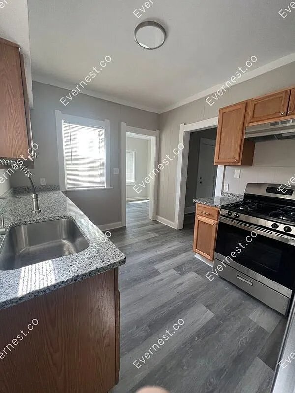 Building Photo - 3549 Hazelhurst Ave