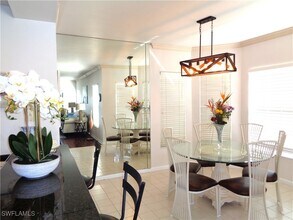 Building Photo - 6260 Bellerive Ave