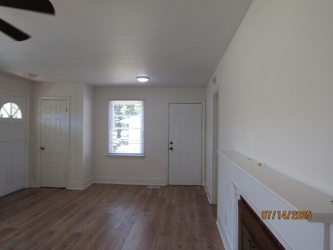 Foto del edificio - 608 13th Ave S
