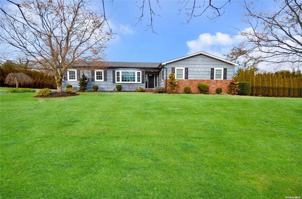 Primary Photo - 30 Louis Dr