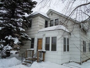 Building Photo - 1078 11th Ave SE