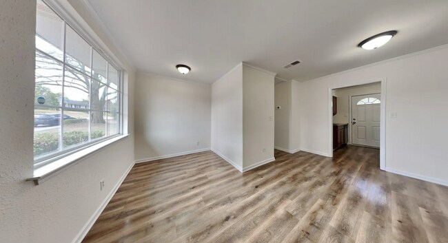 Foto del edificio - Woodland Terrace – Newly Renovated Home in Prime Downtown Location!