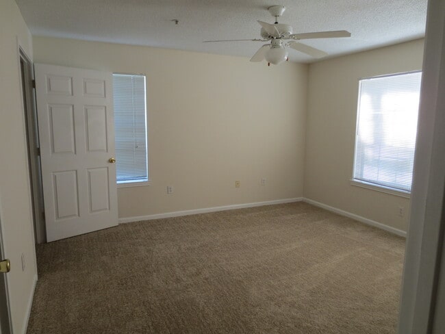 Building Photo - Cozy 2B/2B Unfurnished Condo in the Heart of Destin!