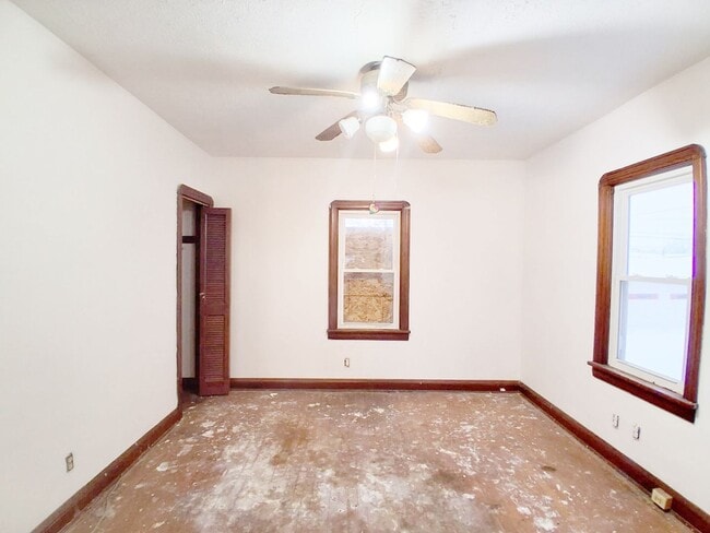 Building Photo - 3 BED, 1 BATH BEAUTIFUL SINGLE-FAMILY HOME IN CLEVELAND!