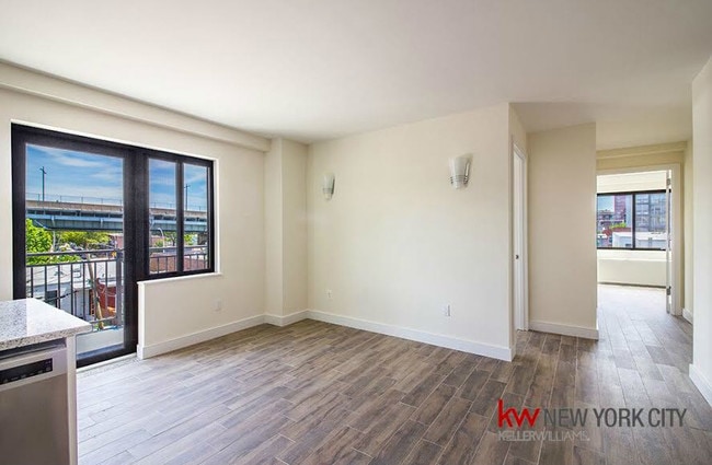 Building Photo - 2527 23rd St