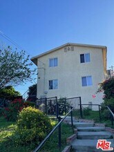 Building Photo - 1240 N Evergreen Ave