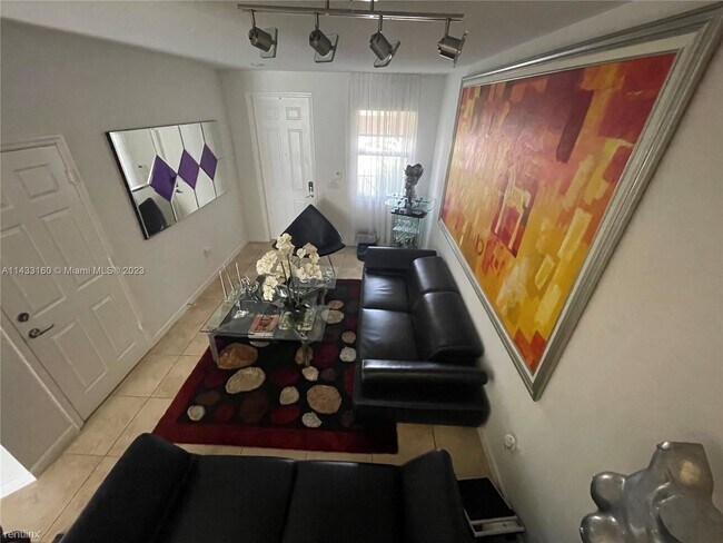 Foto del edificio - 4 br, 4 bath Townhome - 8681 NW 98th Ave