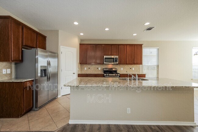 Building Photo - 10918 Mustang Oak Dr