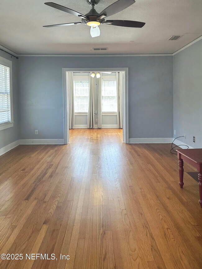 Foto del edificio - 2779 Riverside Ave
