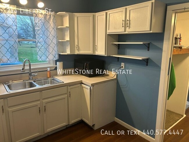 Foto del edificio - 244 Liberty St