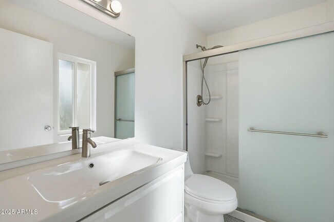 Foto del edificio - 1321 E Townley Ave