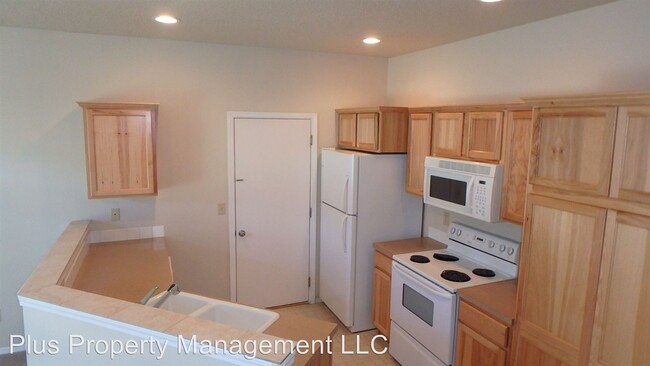 Building Photo - 1025 NE Rambling Ln