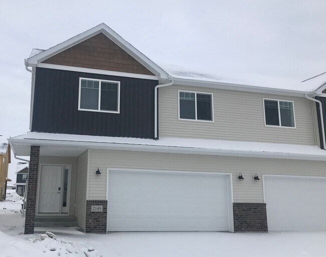 Foto del edificio - 3-Bedroom, 3-Bath Twin Home in West Fargo