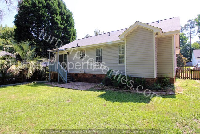 Building Photo - Nice 3 Bedroom w/Fenced Backyard in Columbia