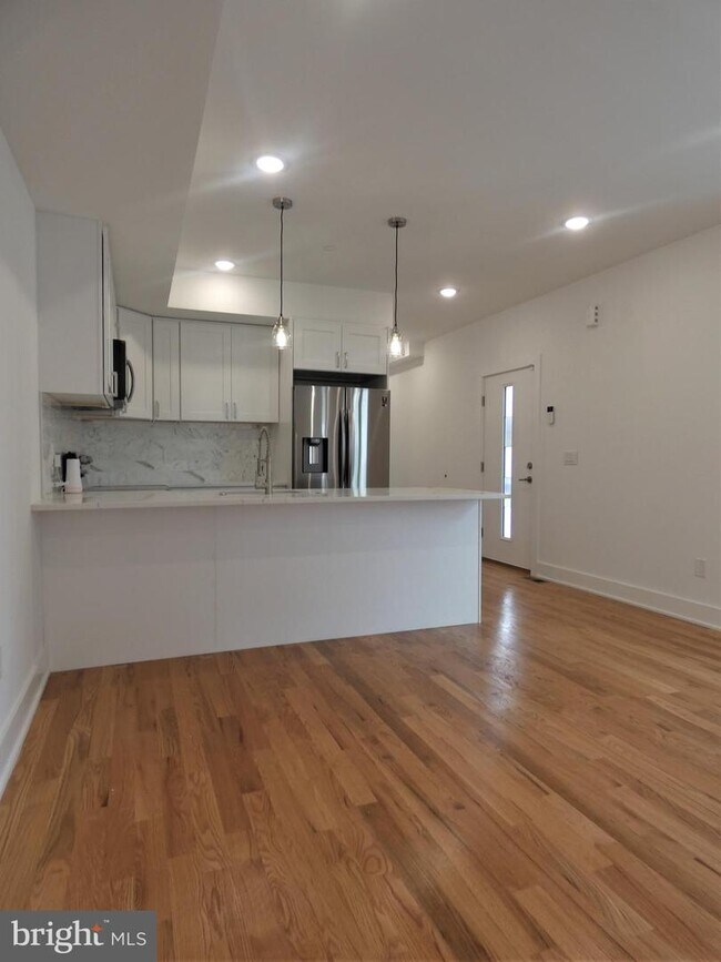 Foto del edificio - 449 W Norris St