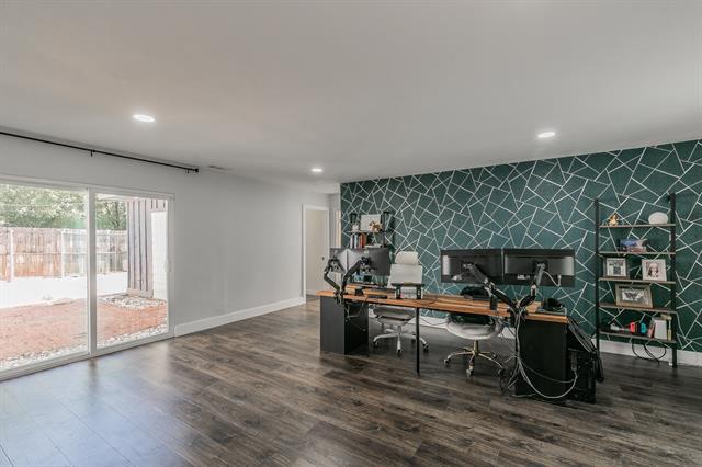 Foto del edificio - 1409 Sylvan Dr