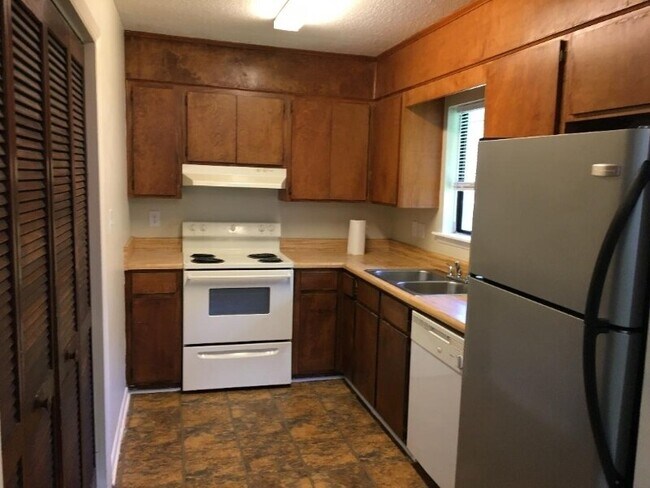 Building Photo - 917A Flythe Dr