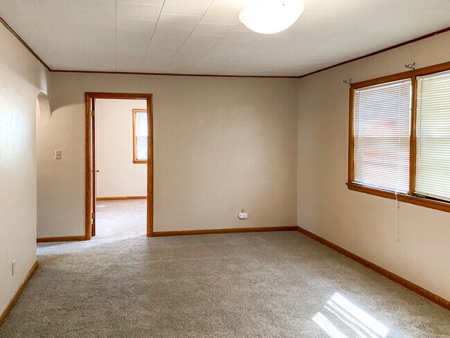 Building Photo - 630 Osage St