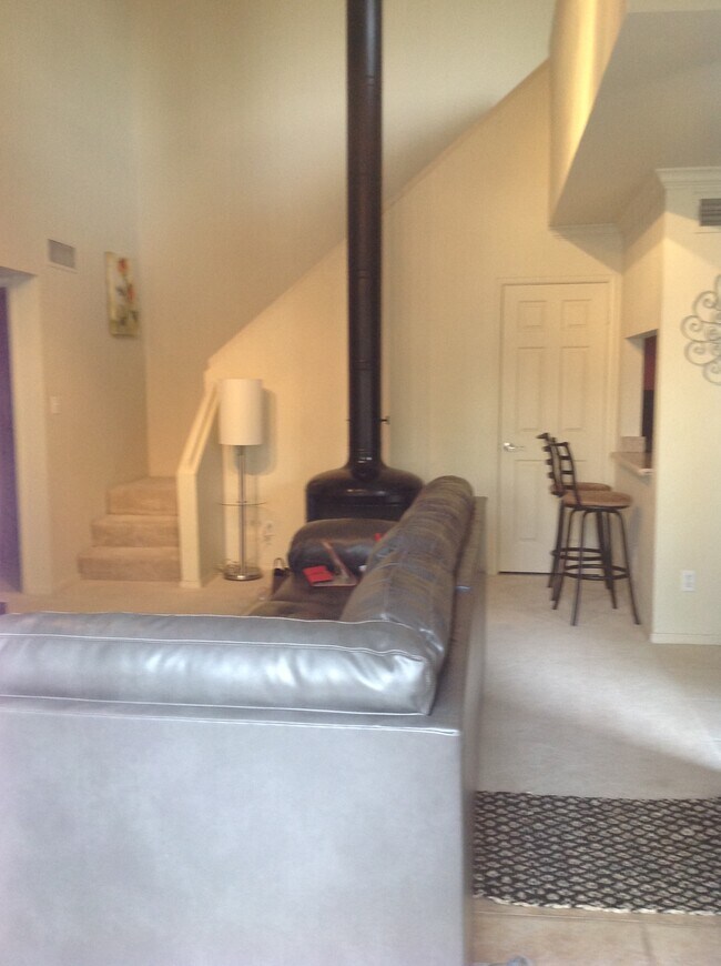 Living toom - 3500 N Hayden Rd