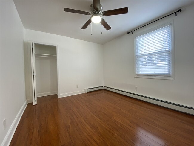 Building Photo - 354 Paterson Plank Rd