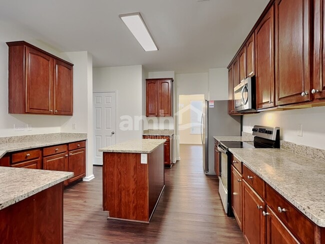 Building Photo - 4205 Lindsey Ln