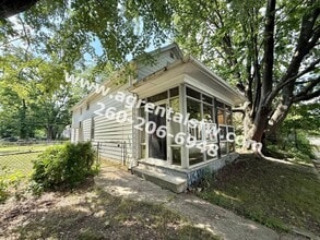 Building Photo - 1307 Barthold St