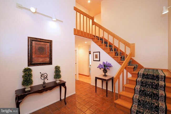 Foto del edificio - 35 Woodlane Rd