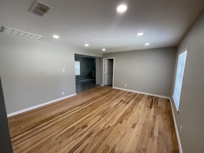 Foto del edificio - 2832 Cherrywood Ave