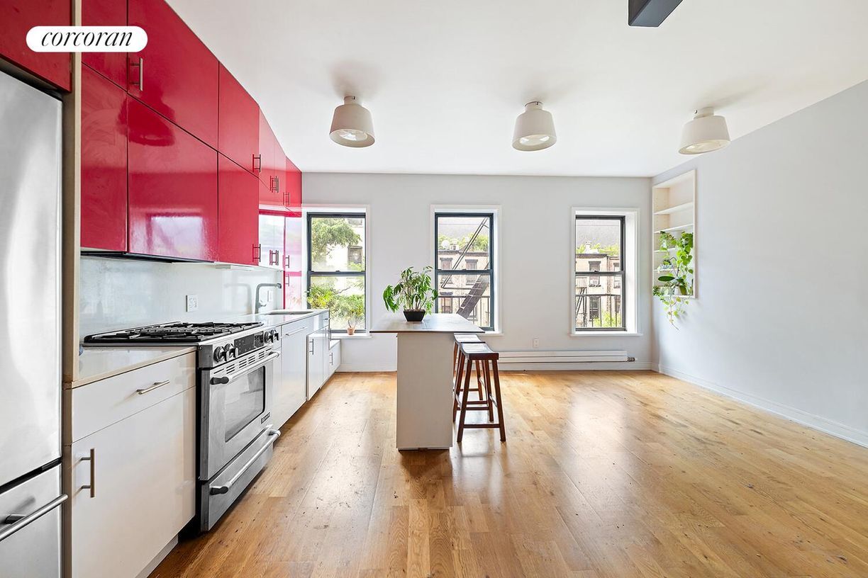 Primary Photo - 432 13th St