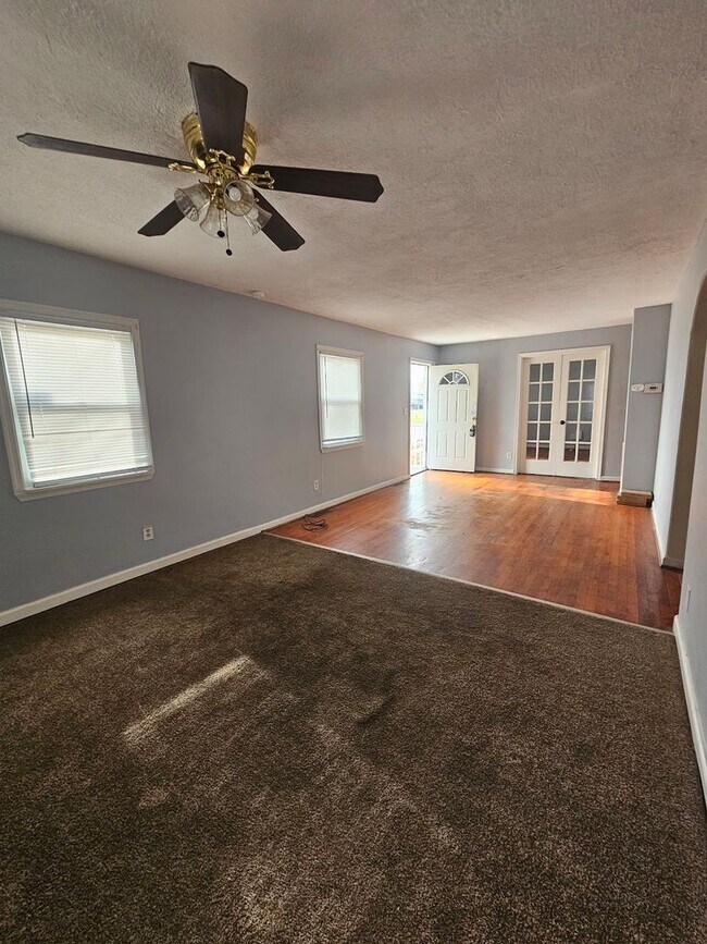 Building Photo - Cozy Three Bedroom One Bath Home in Lincol...