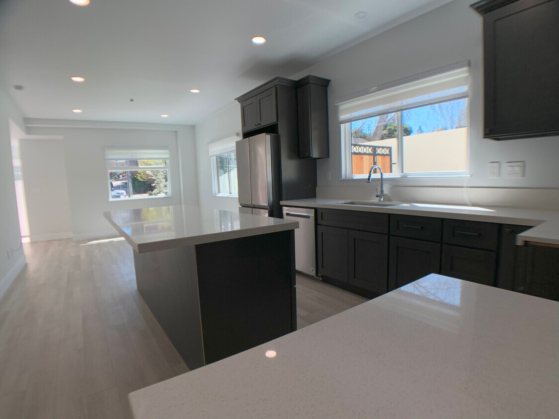 Foto principal - 2127 Park Blvd
